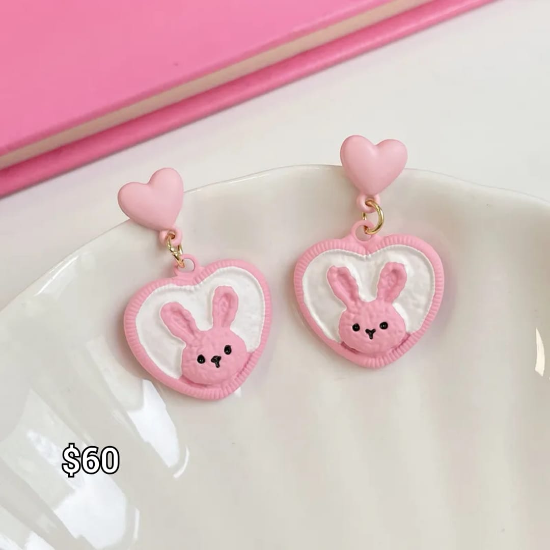 arete conejito rosa