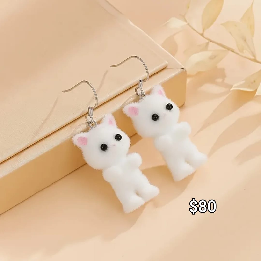 arete ternurin gato blanco