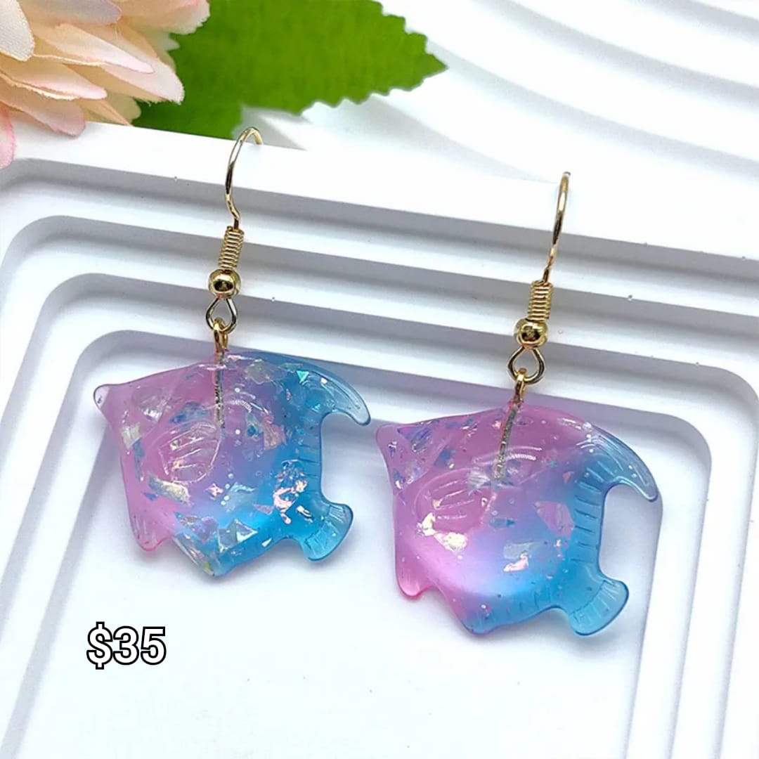 arete de gancho de pescado azul