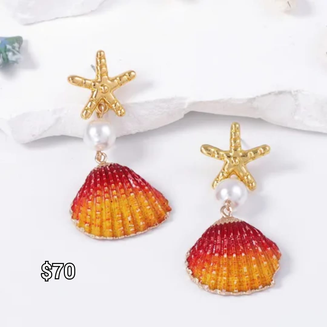 arete concha naranja con una pequeña estrella de mar