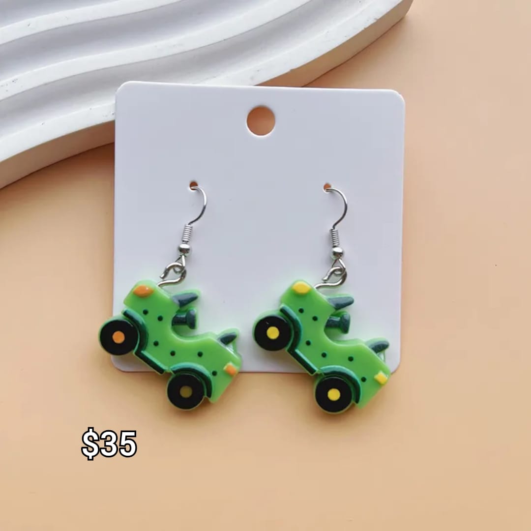 arete en forma de carrito verde