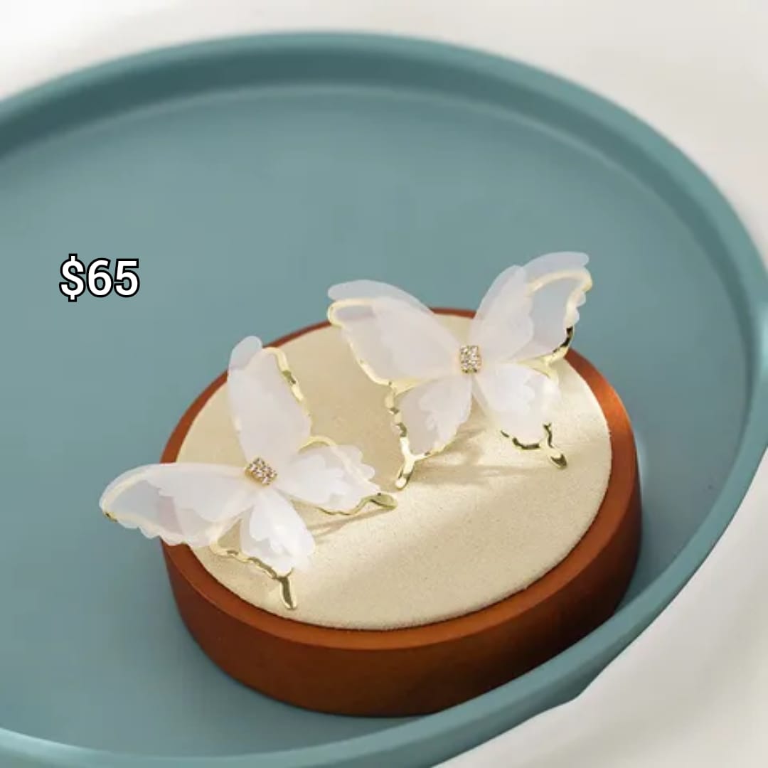 arete mariposa blanca