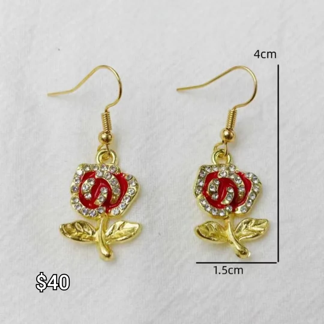 arete flor roja