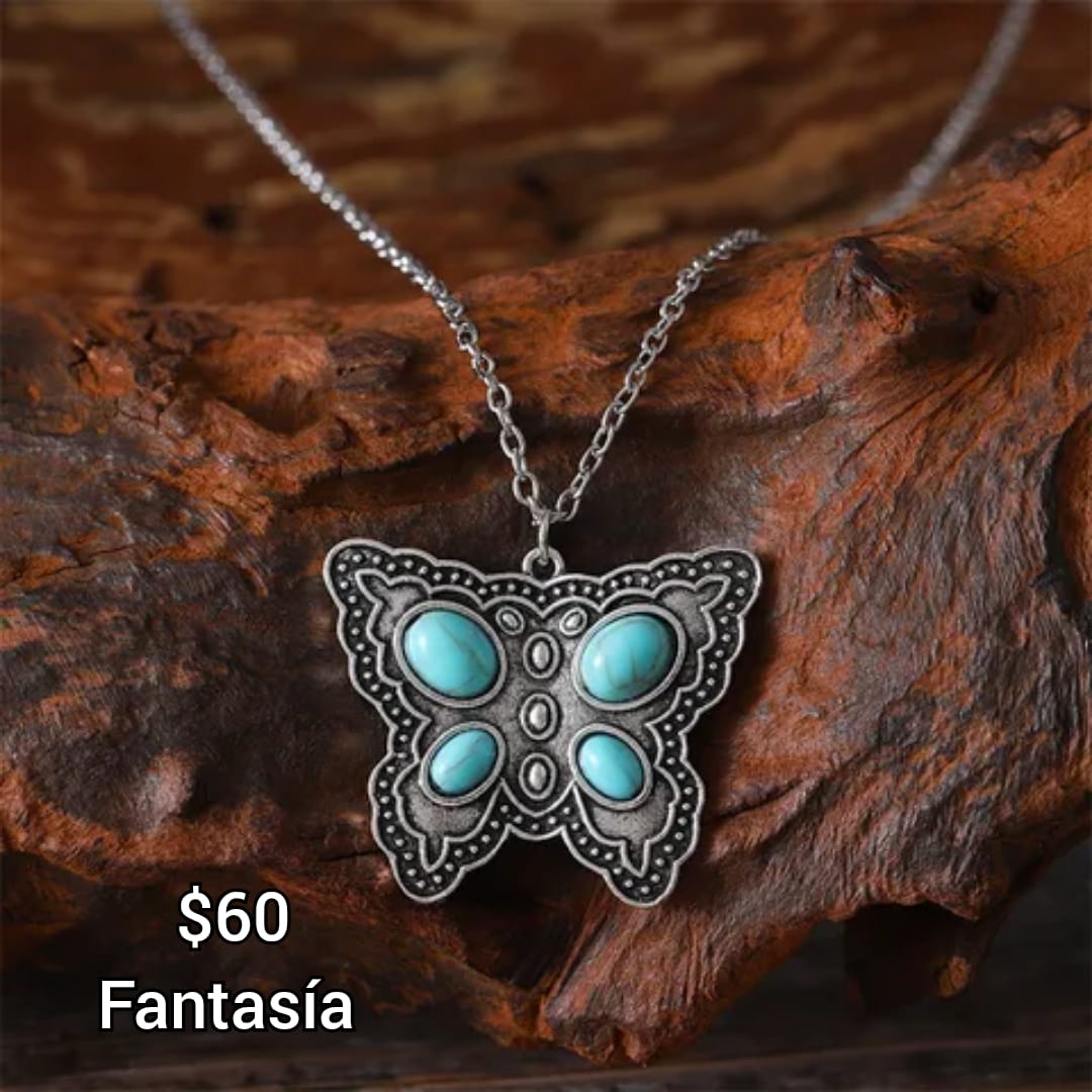 collar metal en forma de mariposa