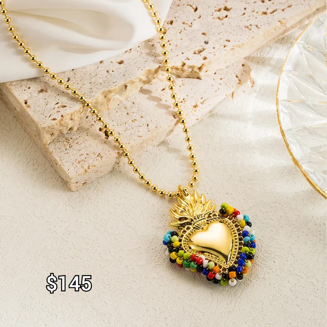 collar corazón colores